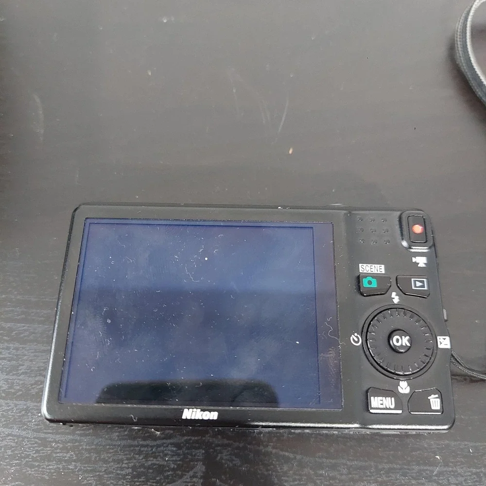 Nikon s6200 Coolpix Digital Camera 16.0‎ MP 10X Zoom Black LCD VR LOT PARTS ONLY